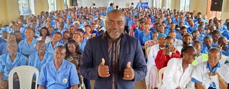 Orientation scolaire : OYILI joue sa partition au Collège Jean Tabi.